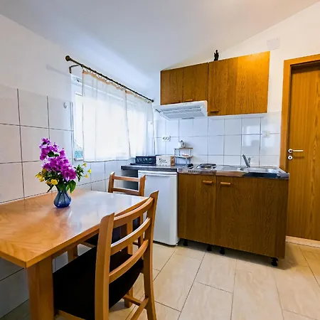 Apartments Mani Trogir Exterior photo
