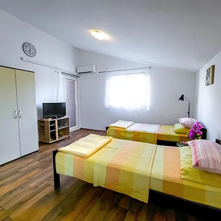 Apartments Mani Trogir Exterior photo