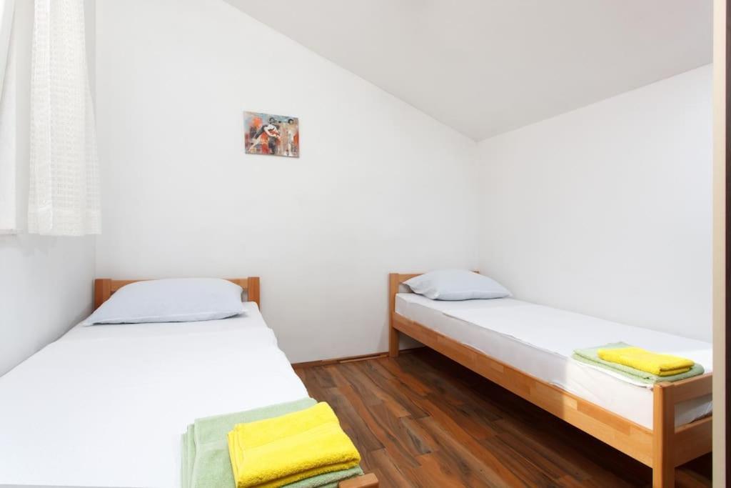 Mani Apartment *